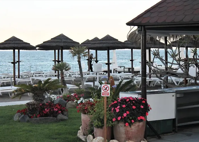 Carlota Carihuela Apartment *